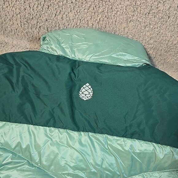 STIO Women's Puffer Jacket - Picture 3 of 13